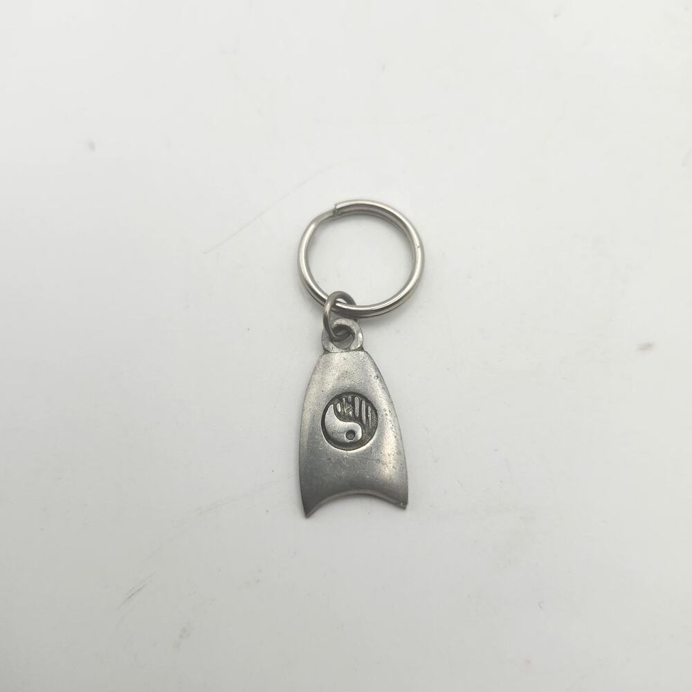 Yin Yang Hand Symbol Keychain Gray Metal Zen Spiritual Tai Chi Key Ring Charm